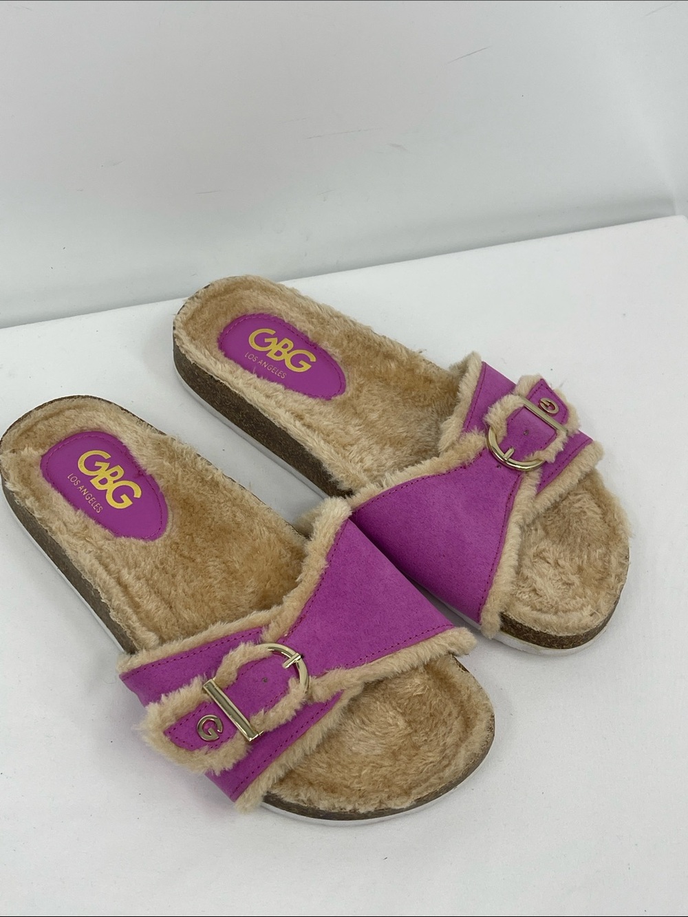 GBG Los Angeles Fuchsia Faux-Fur Buckle Slide Sandals WOMENS SIZE 8